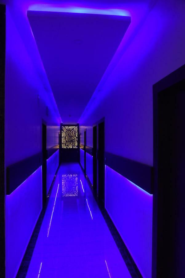 Hotel Grand Kubera จิกมากาลูร์ ภายนอก รูปภาพ