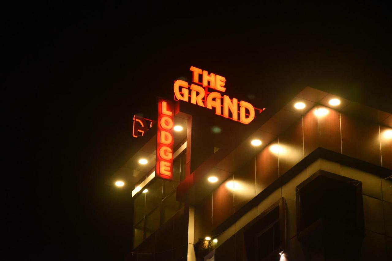 Hotel Grand Kubera จิกมากาลูร์ ภายนอก รูปภาพ