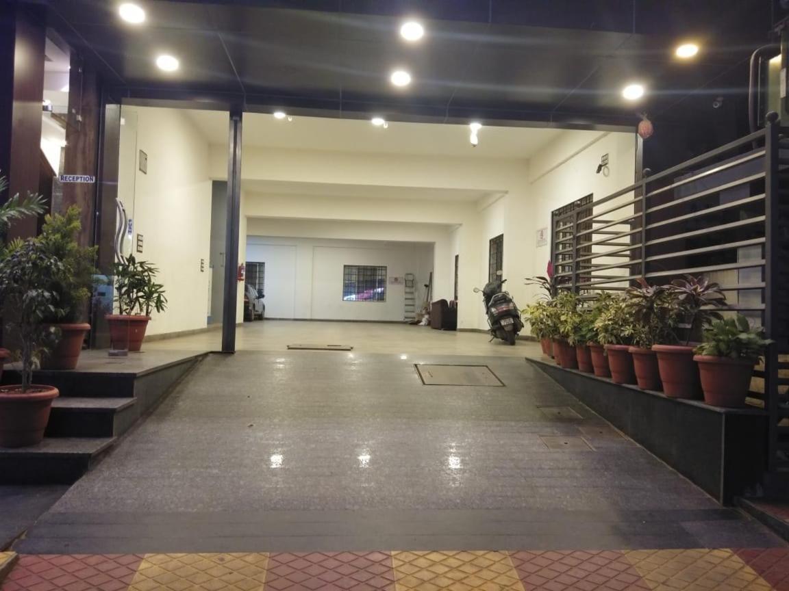 Hotel Grand Kubera จิกมากาลูร์ ภายนอก รูปภาพ