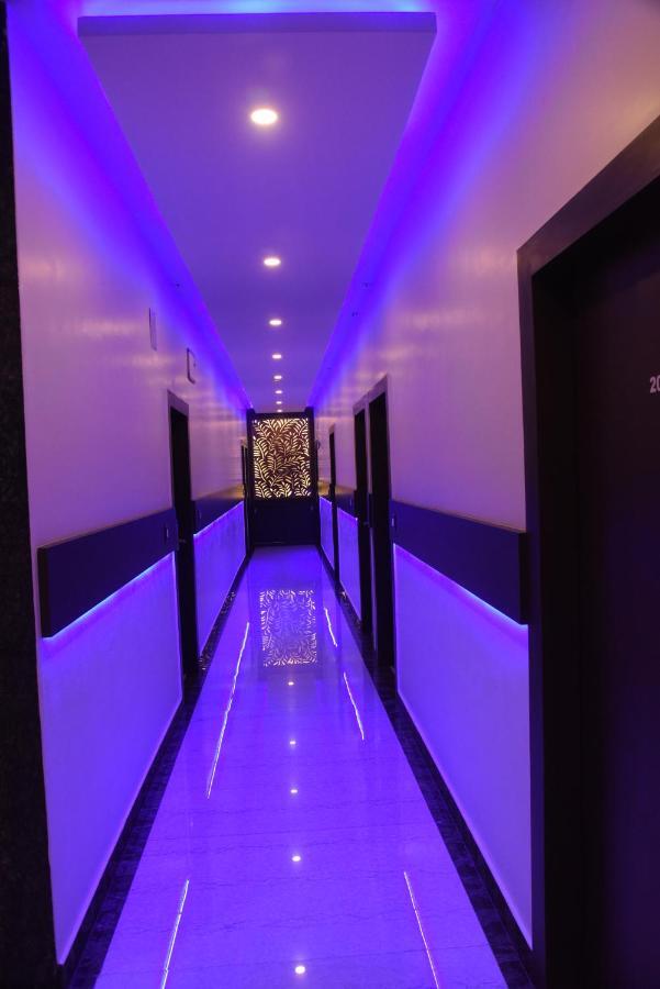 Hotel Grand Kubera จิกมากาลูร์ ภายนอก รูปภาพ