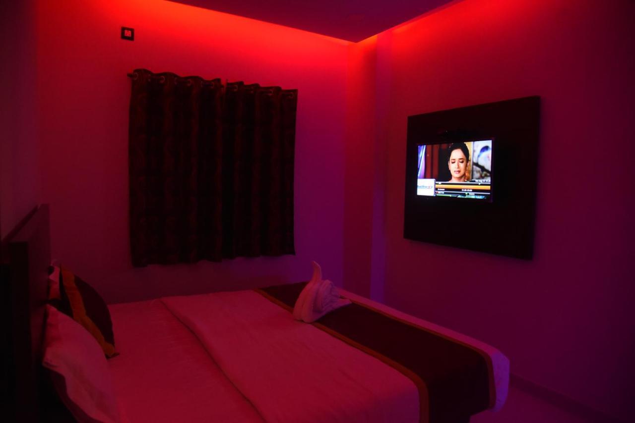 Hotel Grand Kubera จิกมากาลูร์ ภายนอก รูปภาพ