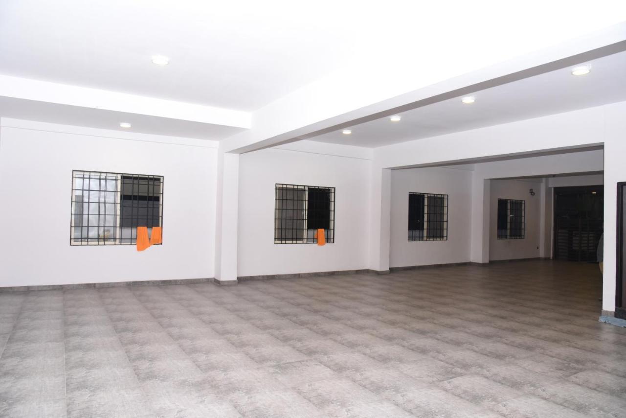 Hotel Grand Kubera จิกมากาลูร์ ภายนอก รูปภาพ
